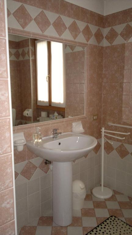 Lo Scoiattolo E La Noce Bed and Breakfast Stresa Habitación foto
