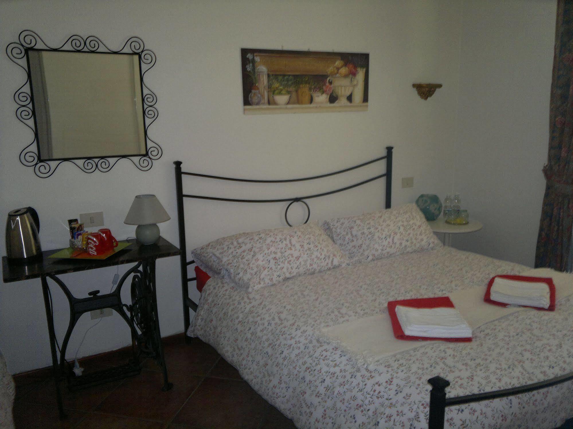 Lo Scoiattolo E La Noce Bed and Breakfast Stresa Exterior foto